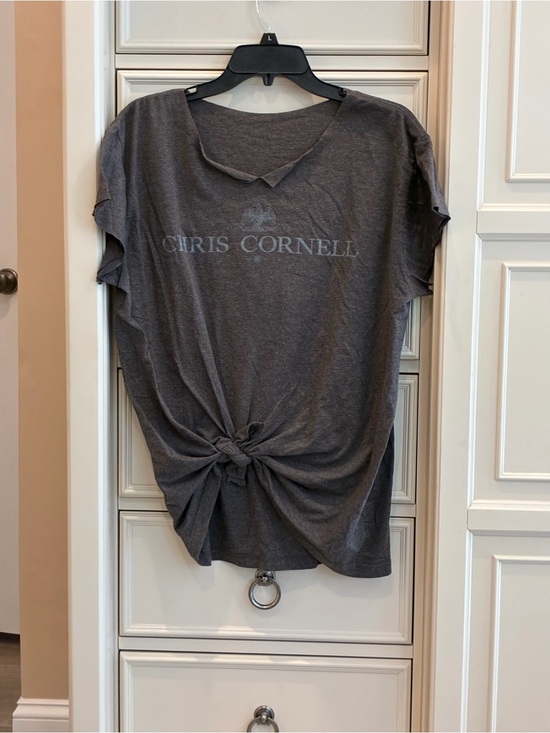 Tops - Women's Gray Graphic Chris Cornell Knot Tee